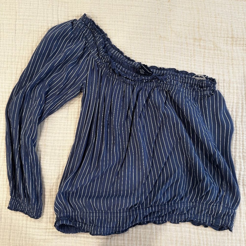 AE One Sleeve Off the Shoulder Crop Top Striped